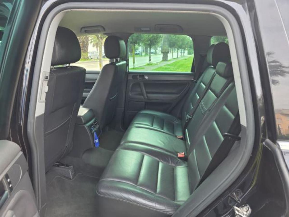 VOLKSWAGEN Touareg 3