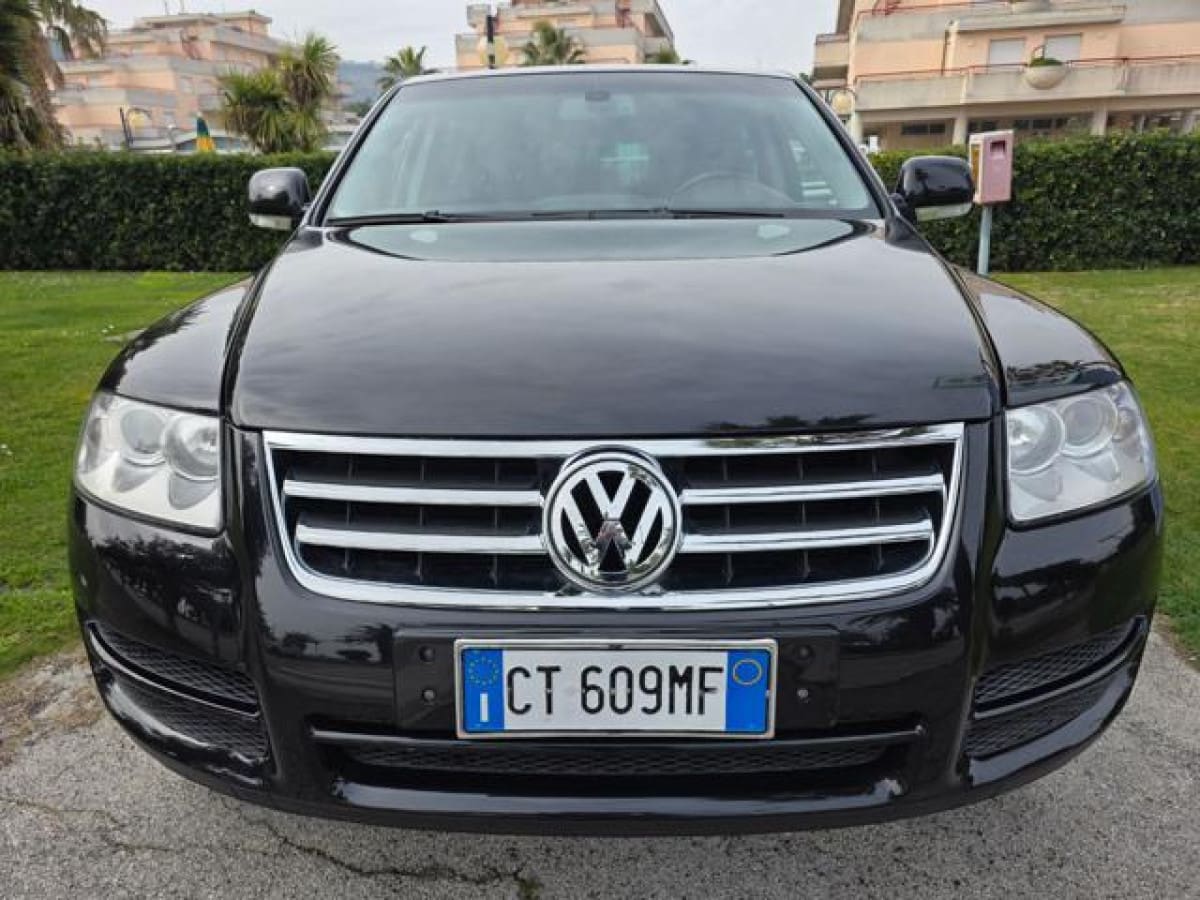 VOLKSWAGEN Touareg 4