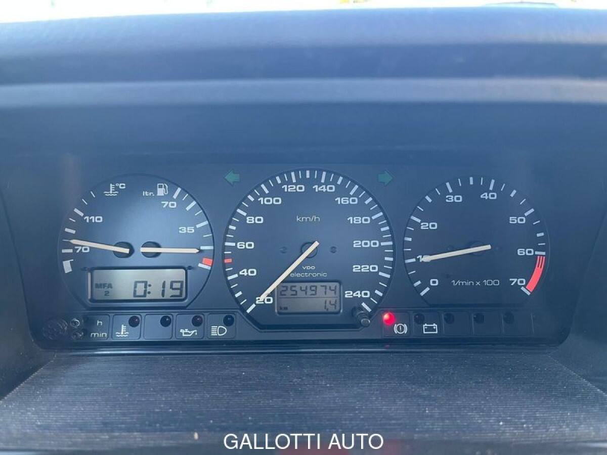 VOLKSWAGEN Corrado 3