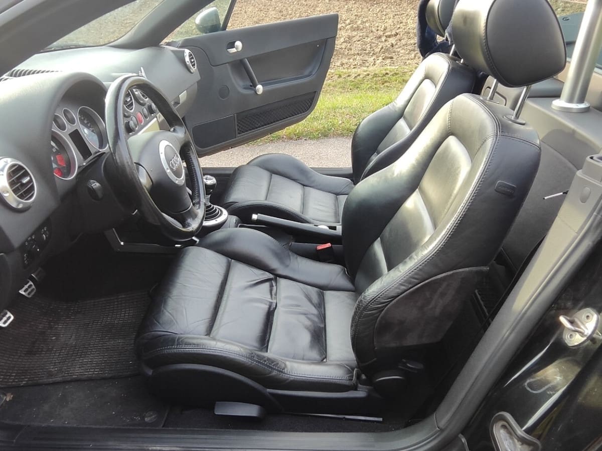 AUDI TT 1ª serie 12