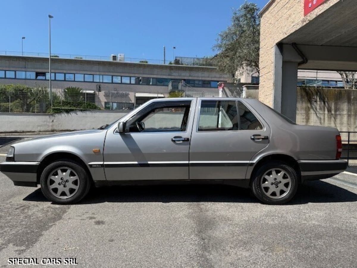 LANCIA Thema 9