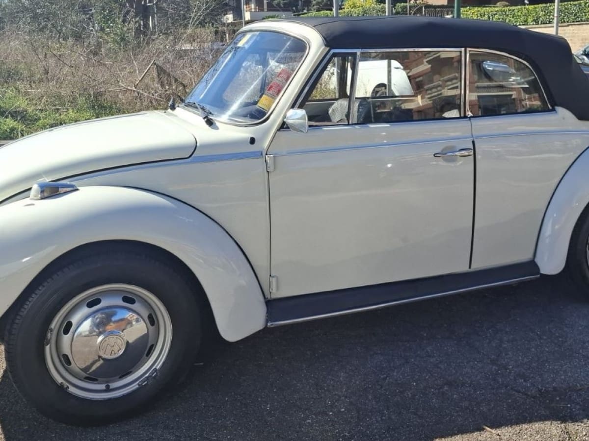 VOLKSWAGEN MAGGIOLONE 1303 CABRIOLET 6