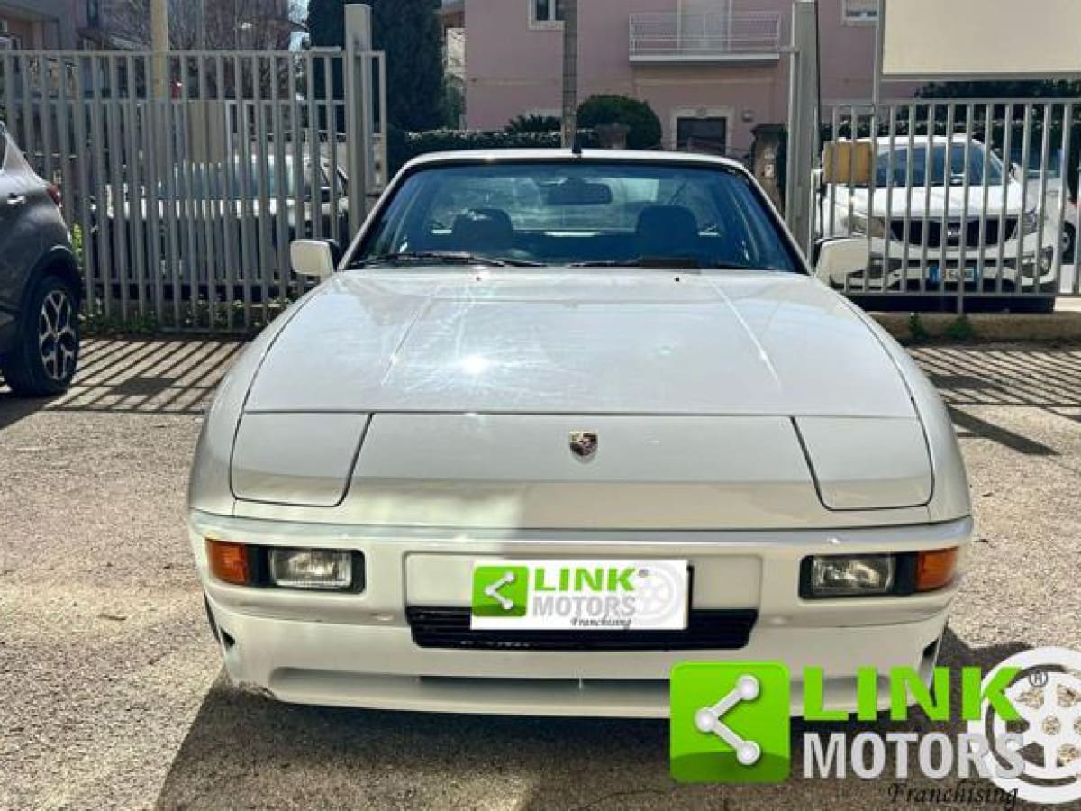 PORSCHE 924/944 8