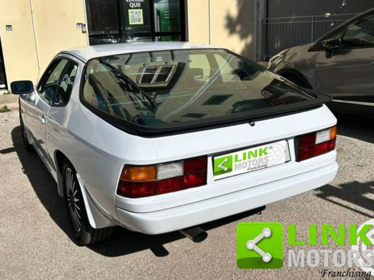 PORSCHE 924/944 11
