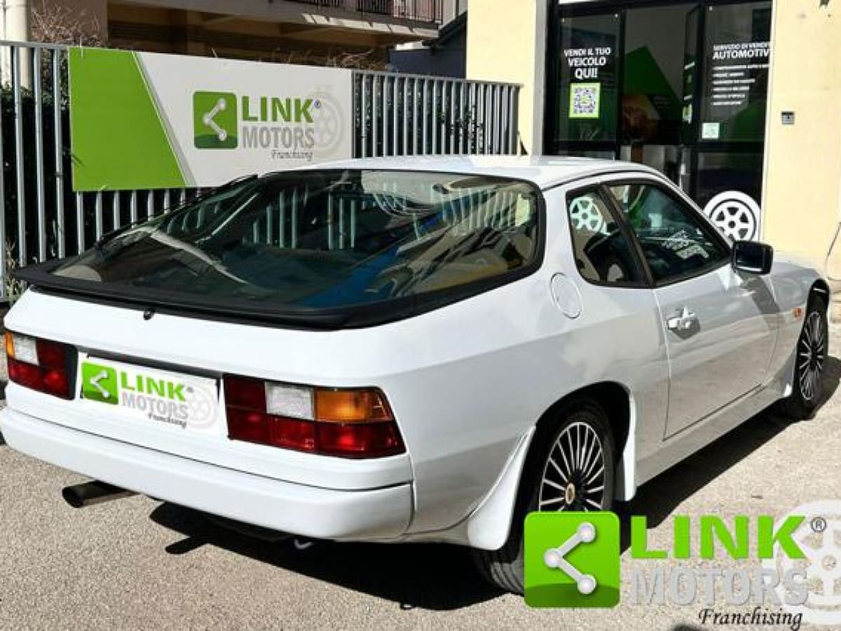PORSCHE 924/944 15