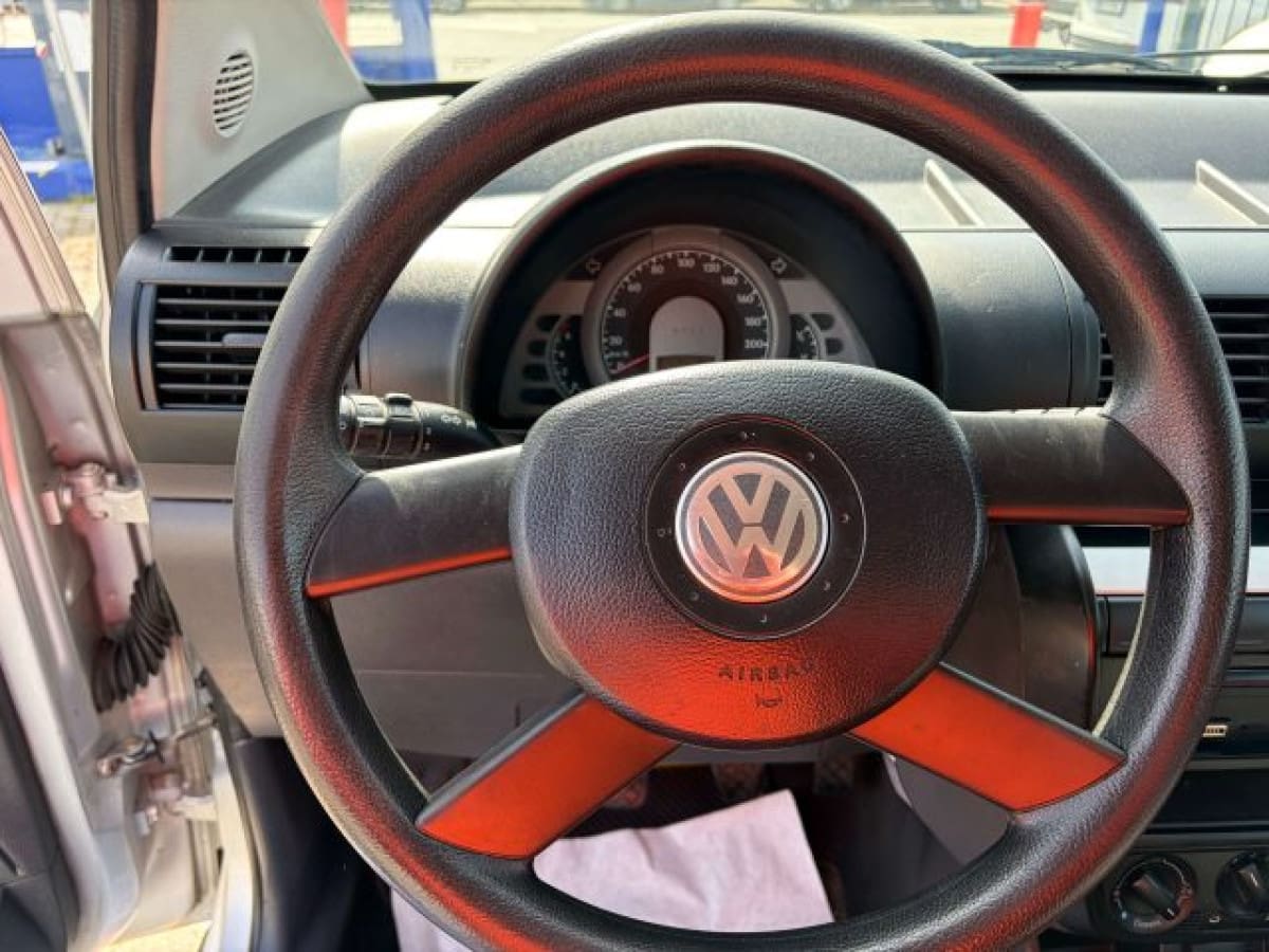 VOLKSWAGEN Fox 14
