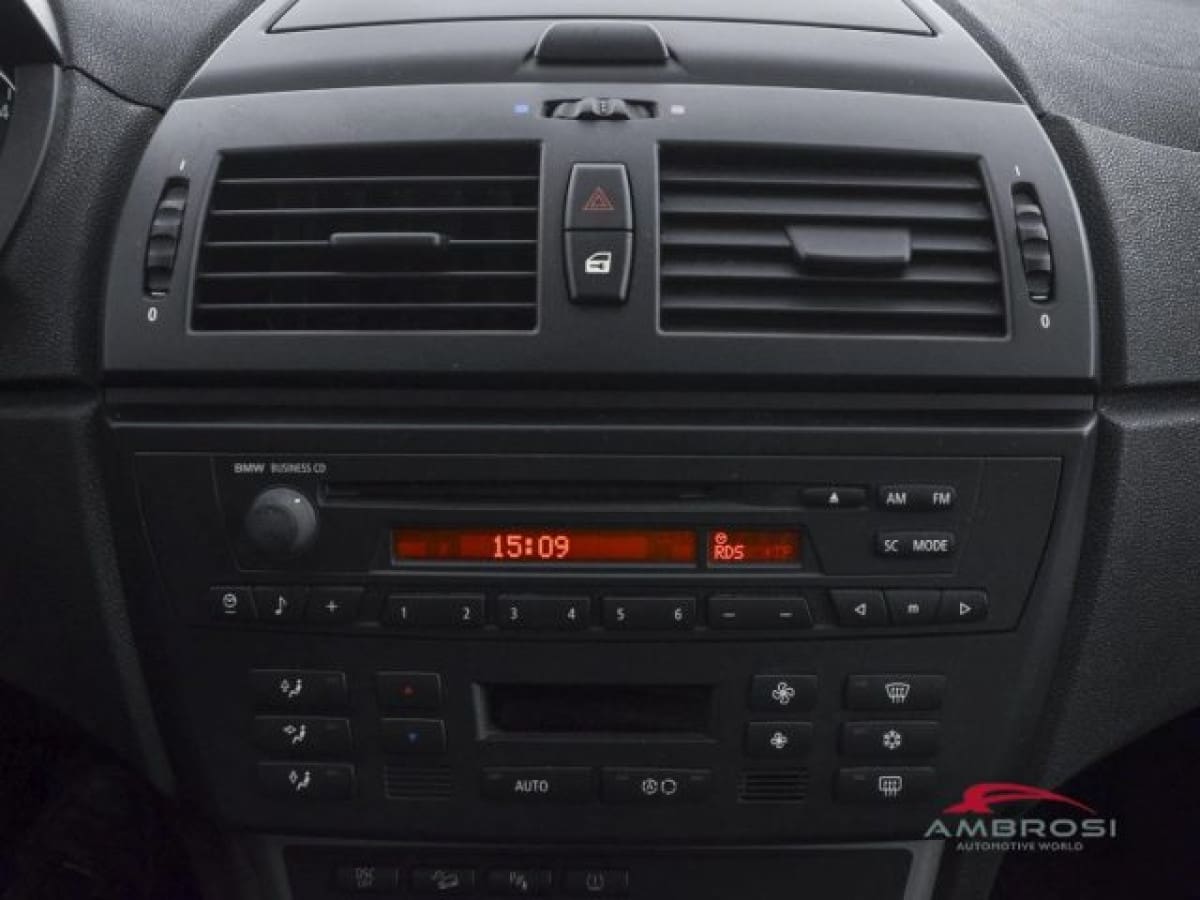 BMW X3            (E83) 6