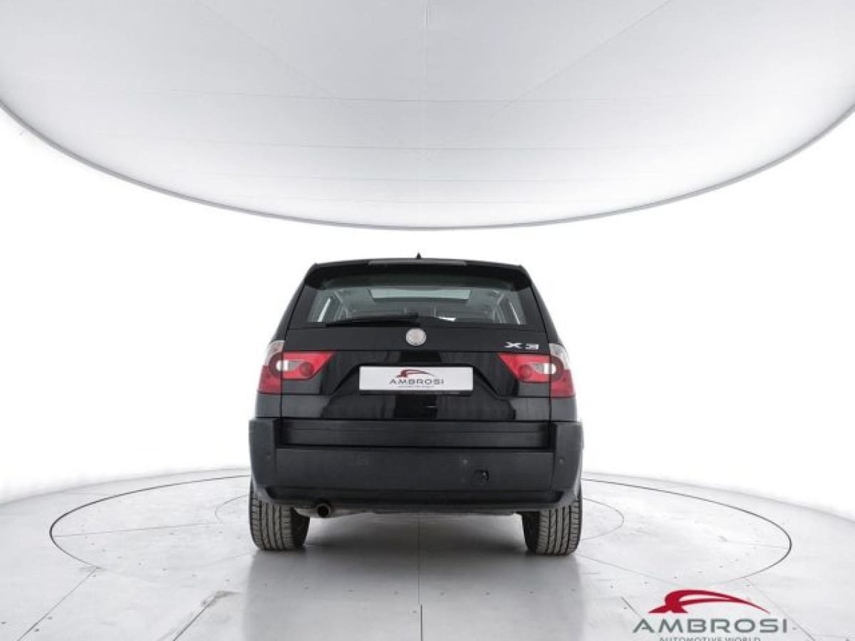 BMW X3            (E83) 11