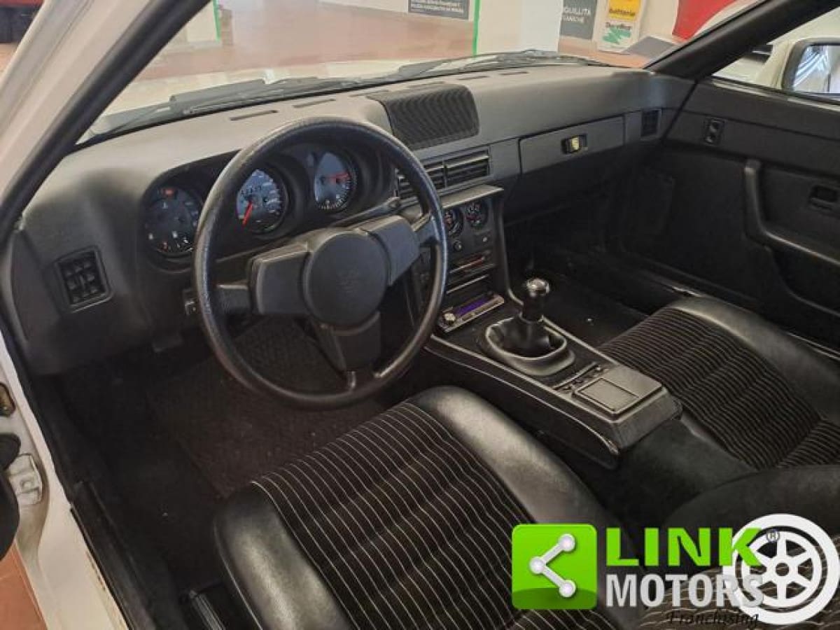 PORSCHE 924/944 7