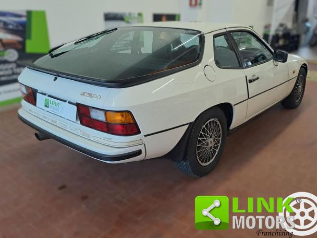 PORSCHE 924/944 8