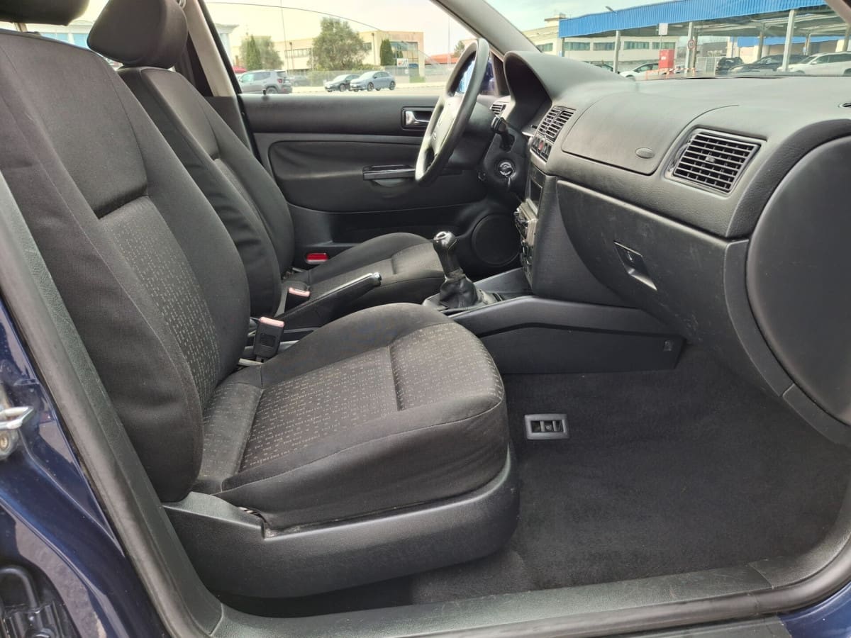 VOLKSWAGEN Golf 4ª serie 6