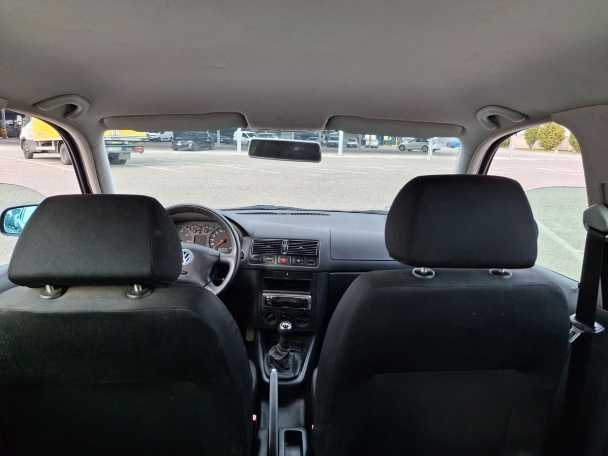 VOLKSWAGEN Golf 4ª serie 7