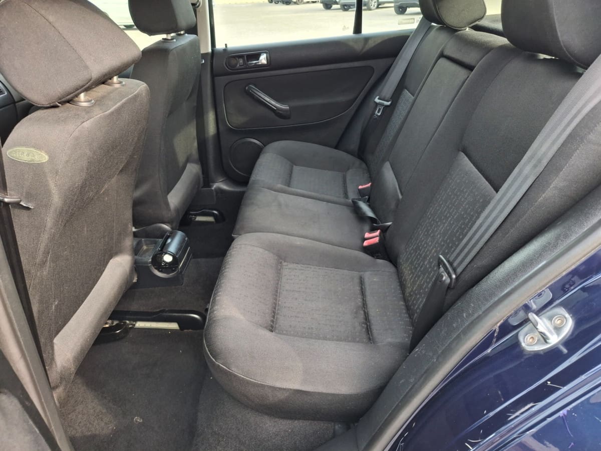 VOLKSWAGEN Golf 4ª serie 8