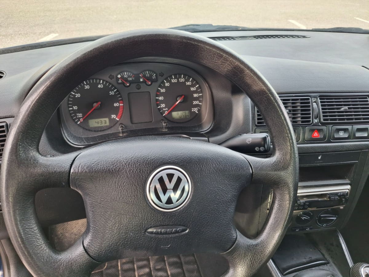 VOLKSWAGEN Golf 4ª serie 9