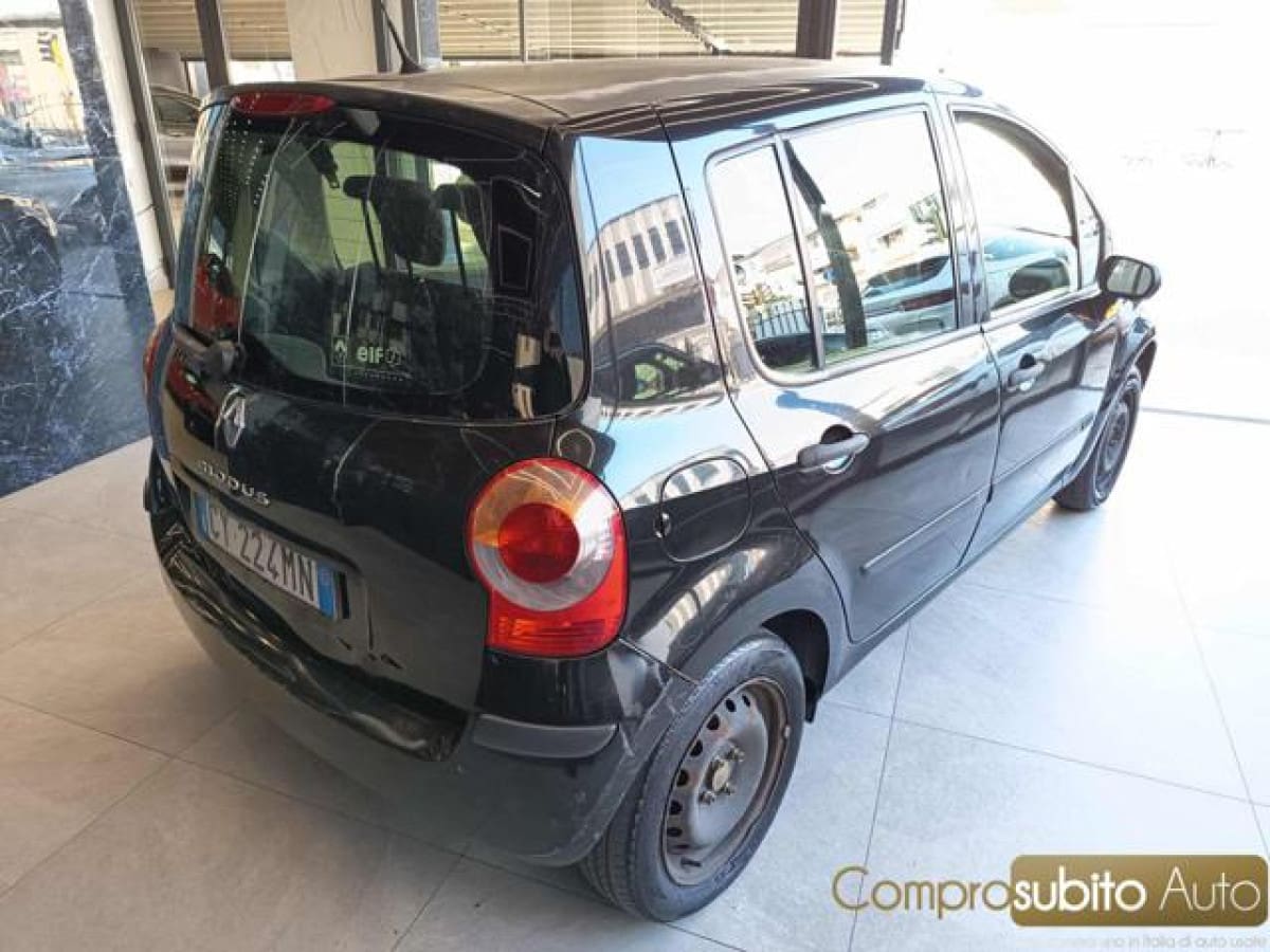 RENAULT Modus 1ª serie 10