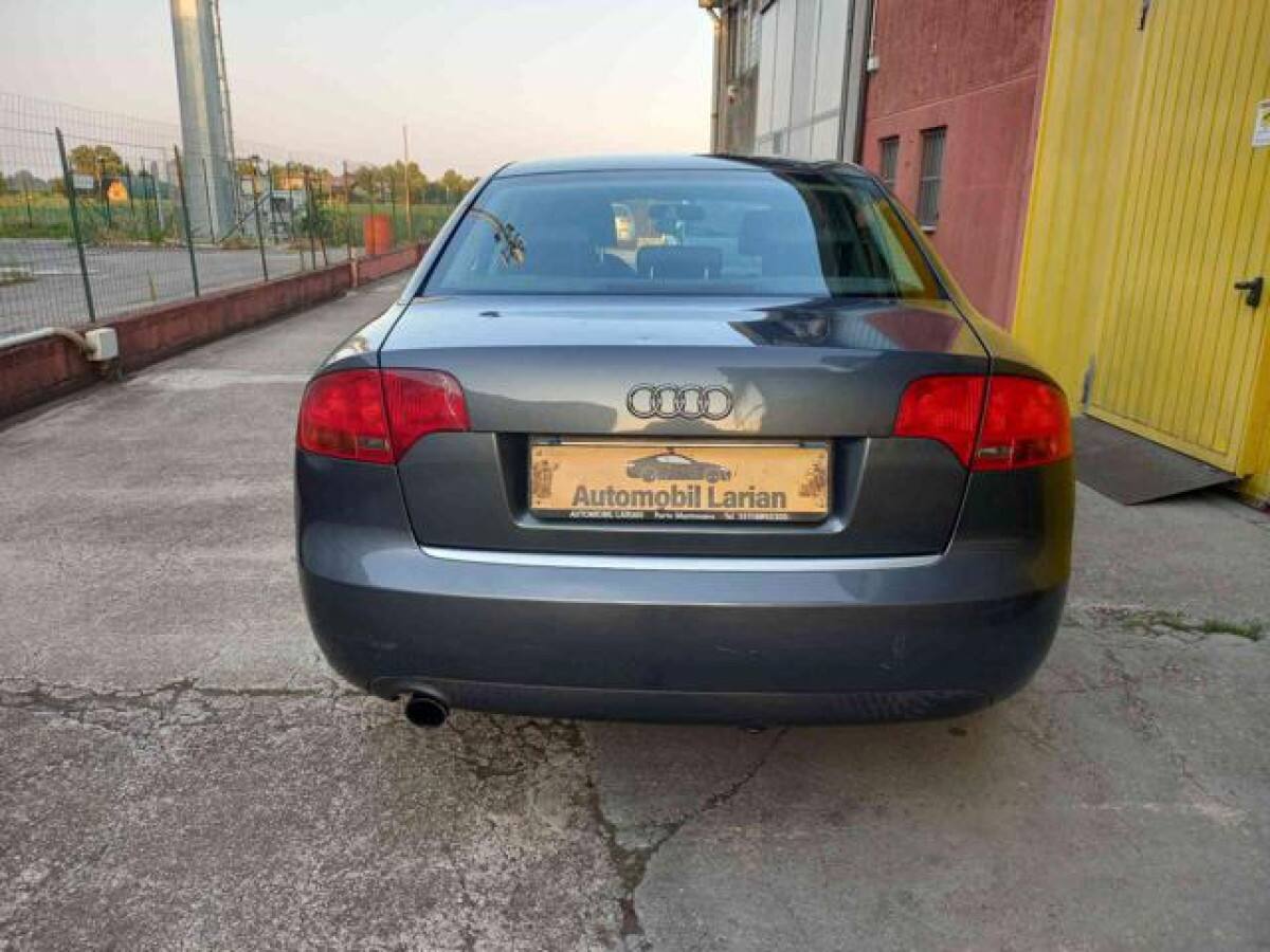 AUDI A4 1ª serie 13