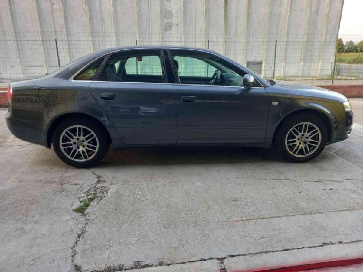 AUDI A4 1ª serie 15