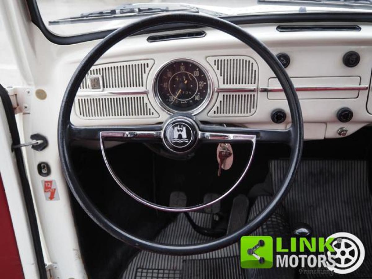 VOLKSWAGEN Maggiolino 15