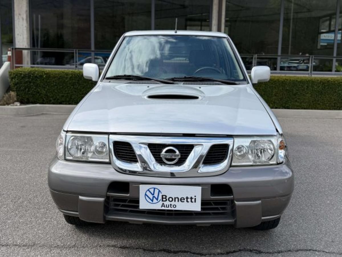 NISSAN Terrano I 2