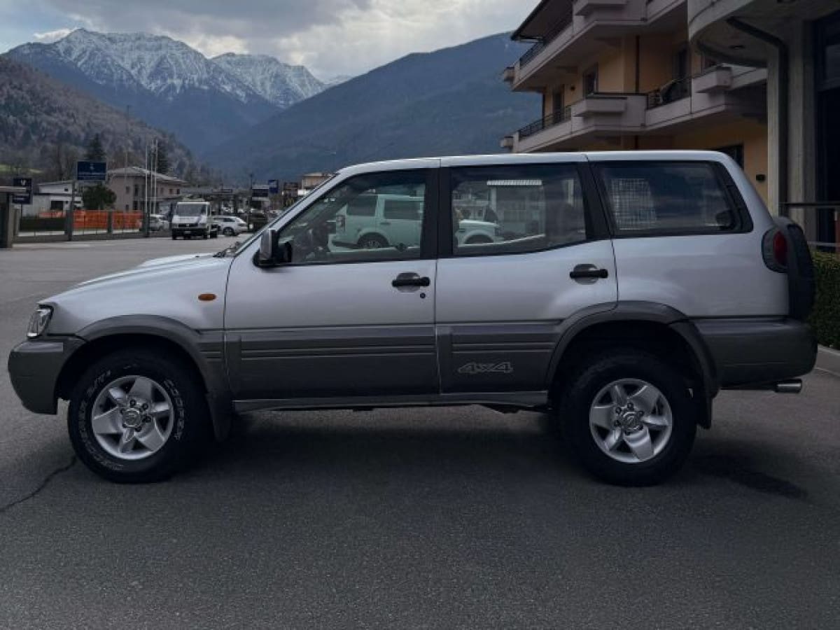 NISSAN Terrano I 9