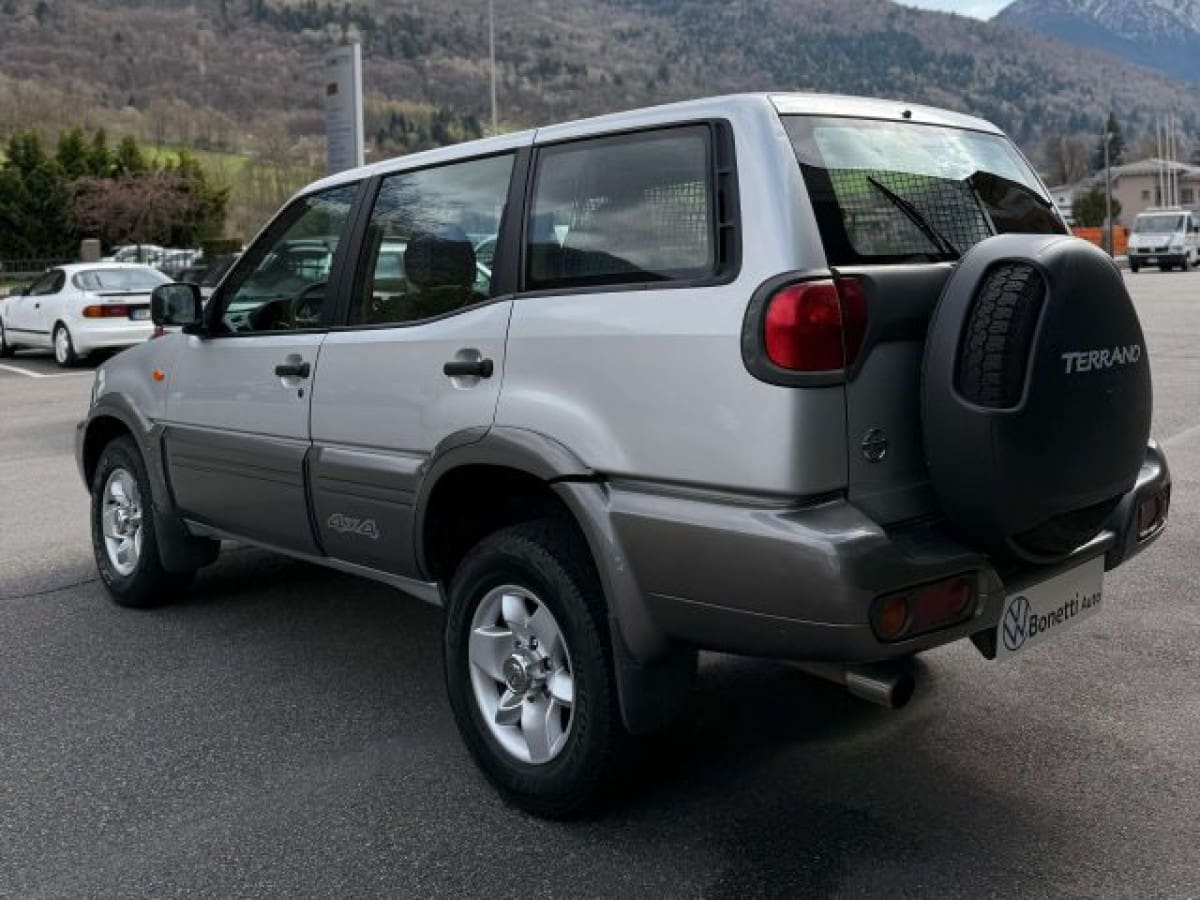 NISSAN Terrano I 10