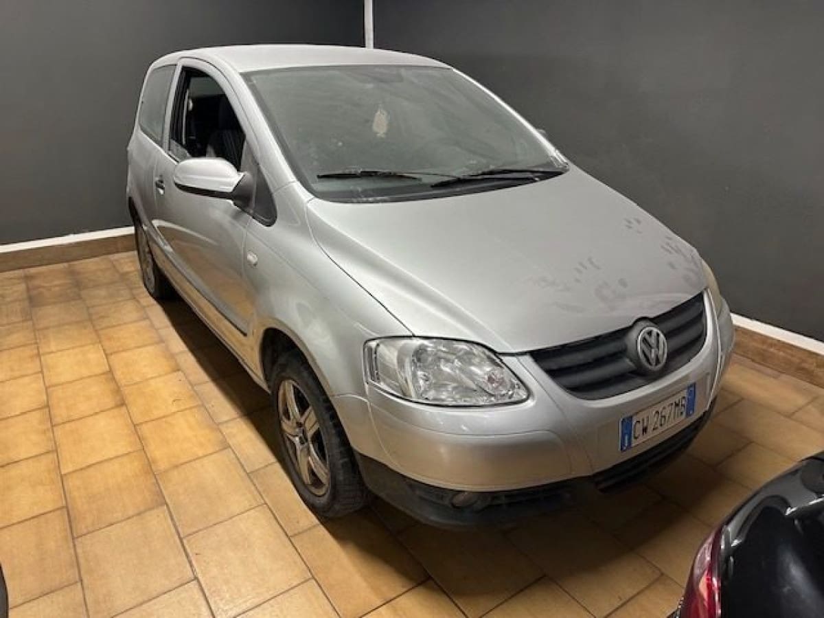 VOLKSWAGEN Fox 109774716
