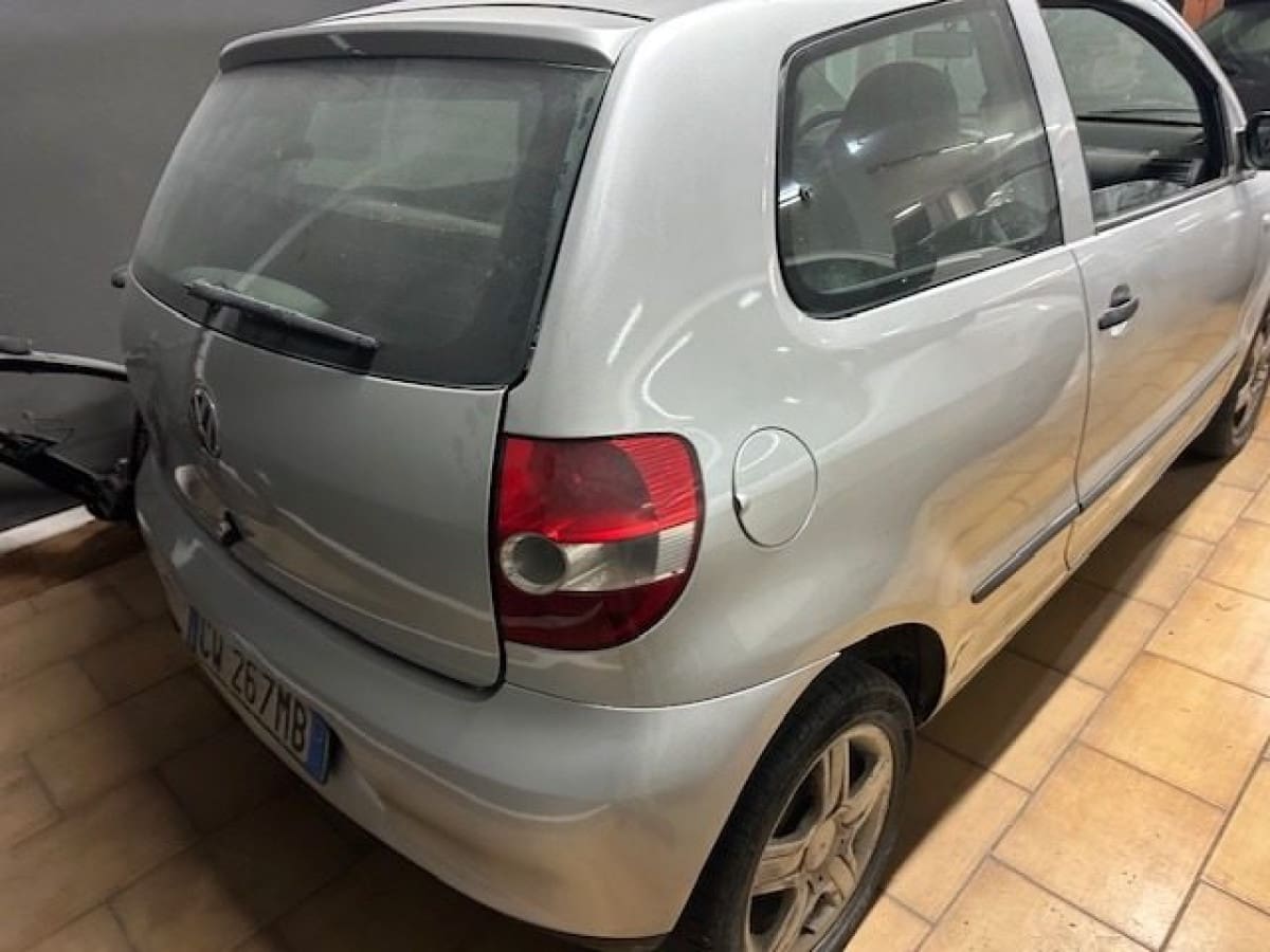 VOLKSWAGEN Fox 2