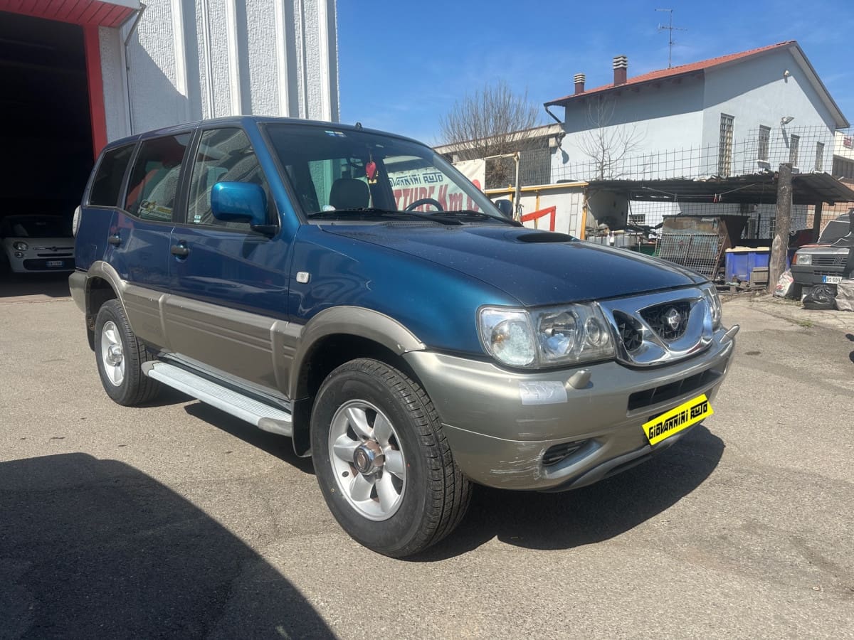 NISSAN Terrano II 3