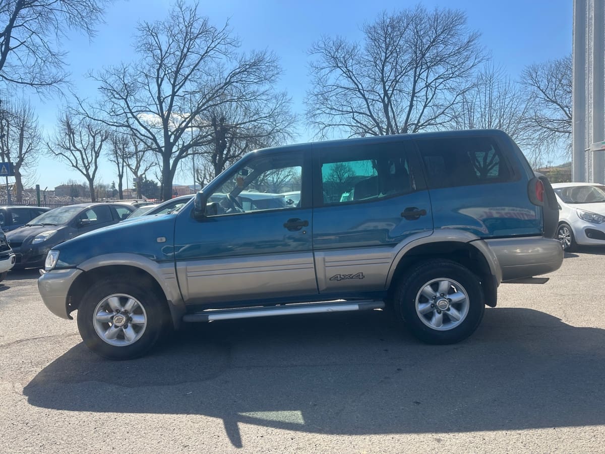 NISSAN Terrano II 7
