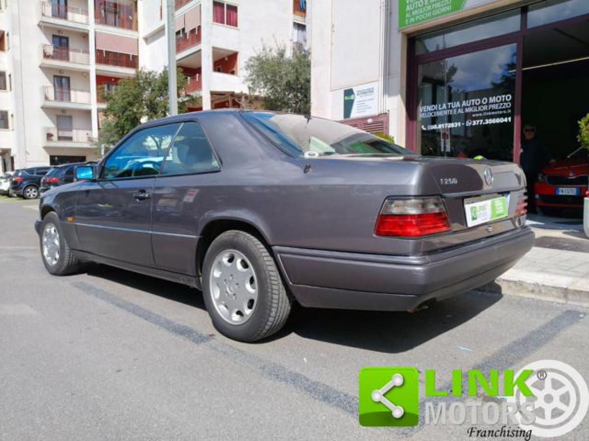 MERCEDES Serie 200-320(C124) 8