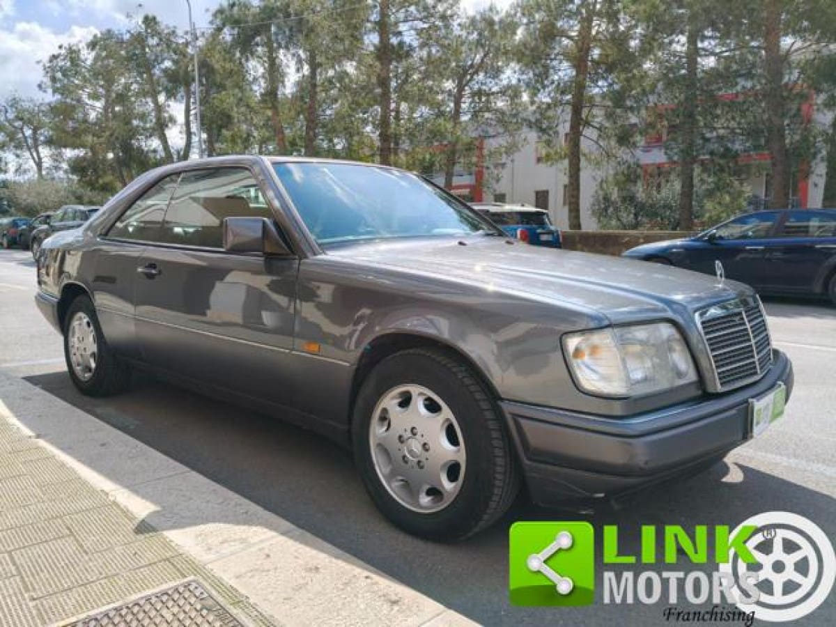 MERCEDES Serie 200-320(C124) 11