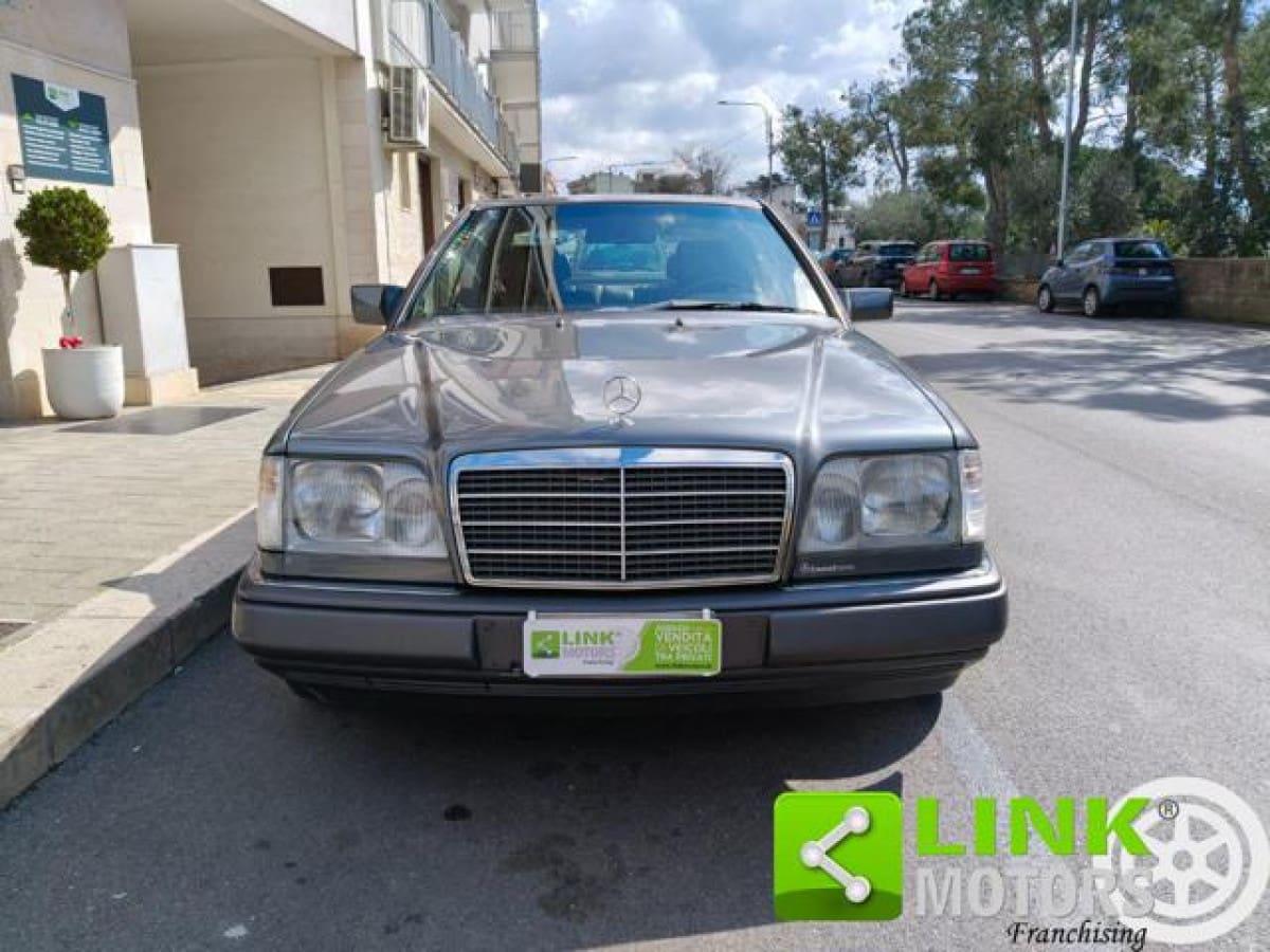 MERCEDES Serie 200-320(C124) 13