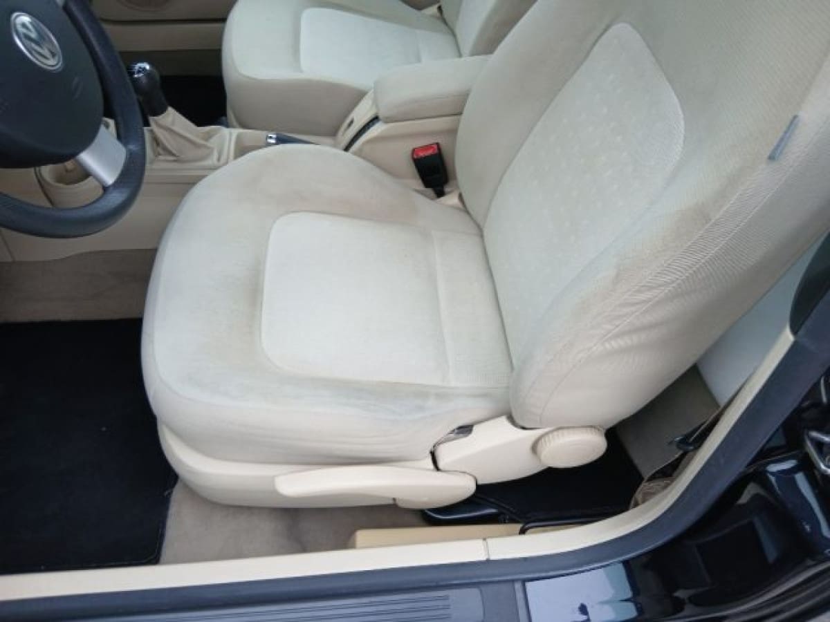 VOLKSWAGEN New Beetle 4