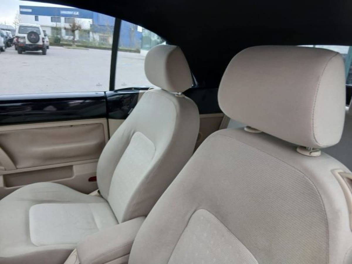 VOLKSWAGEN New Beetle 5