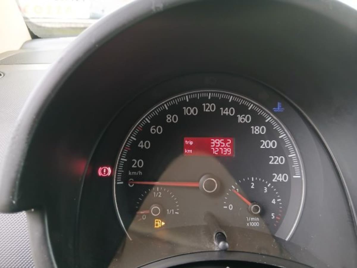 VOLKSWAGEN New Beetle 7