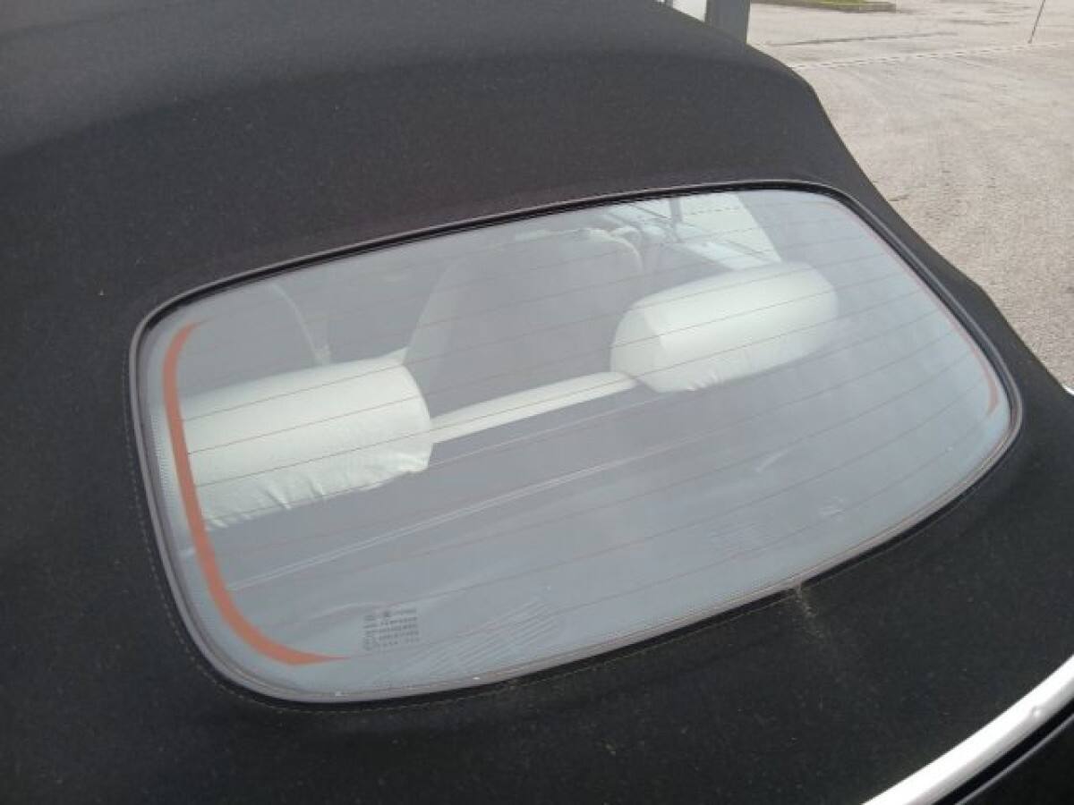 VOLKSWAGEN New Beetle 12