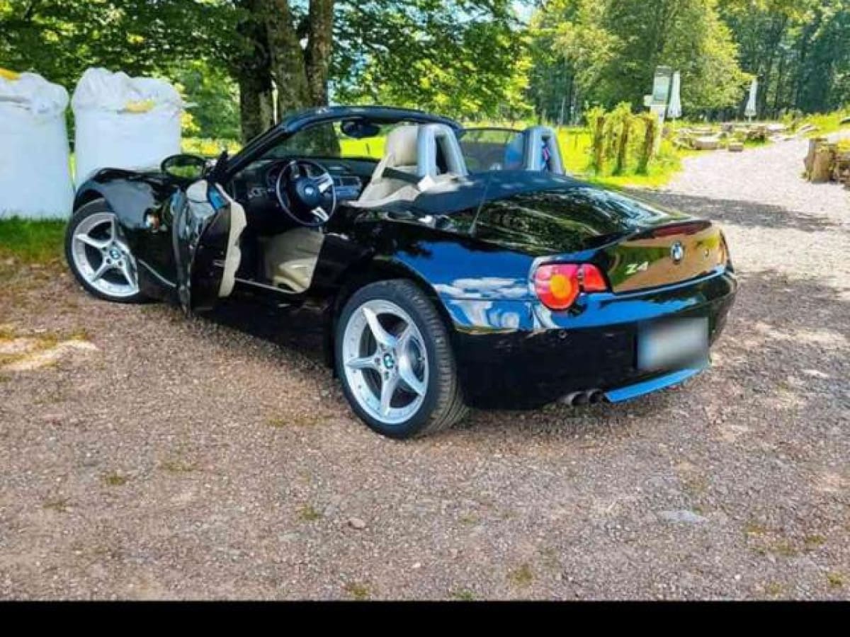 BMW Z4            (E85) 2