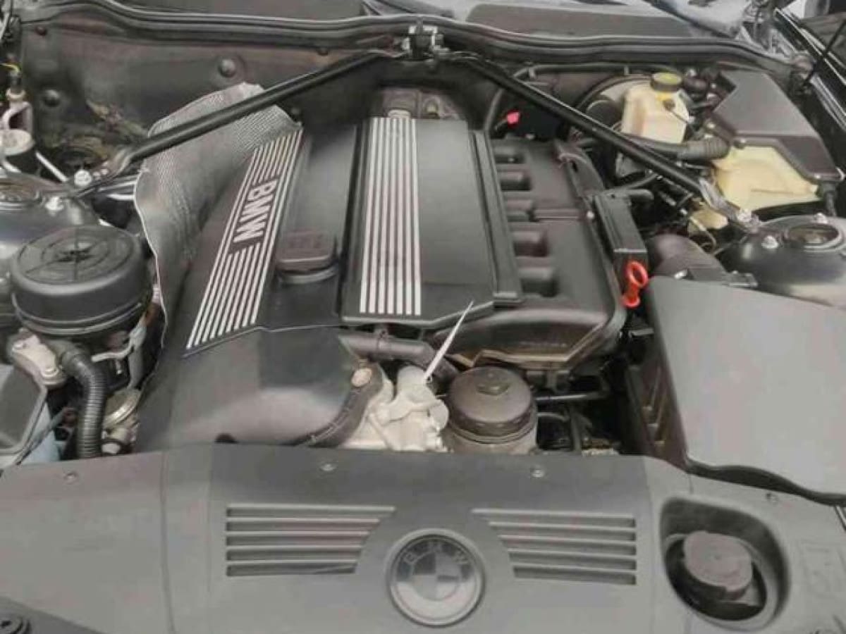 BMW Z4            (E85) 6