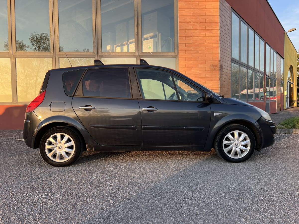 RENAULT Scénic 2ª serie 3