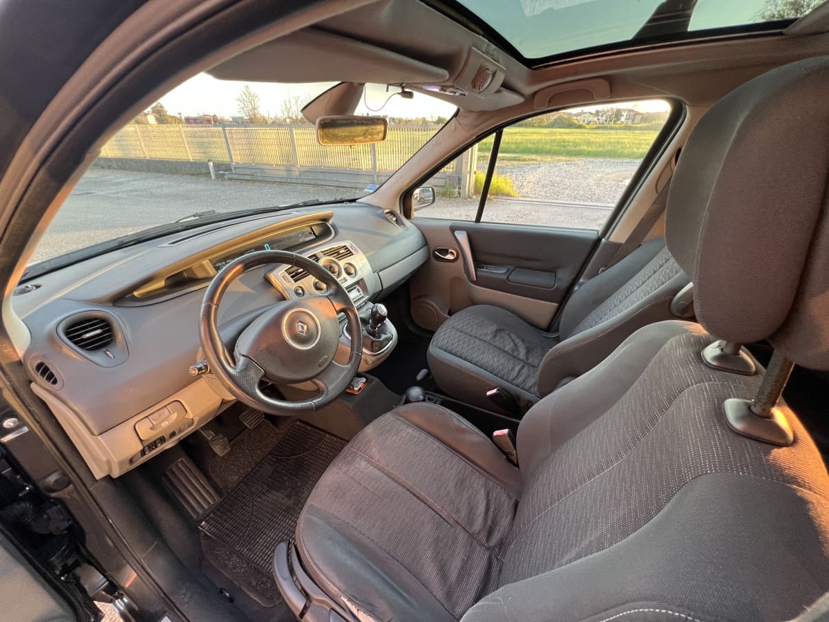 RENAULT Scénic 2ª serie 8