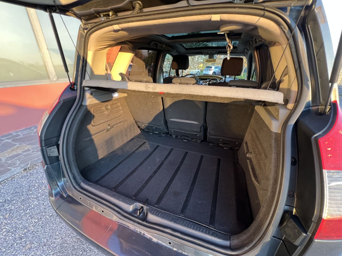 RENAULT Scénic 2ª serie 11