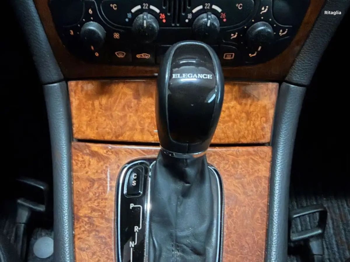 MERCEDES Classe CLK (C/A209) 22