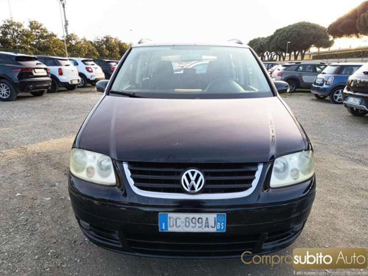VOLKSWAGEN Touran 109784478