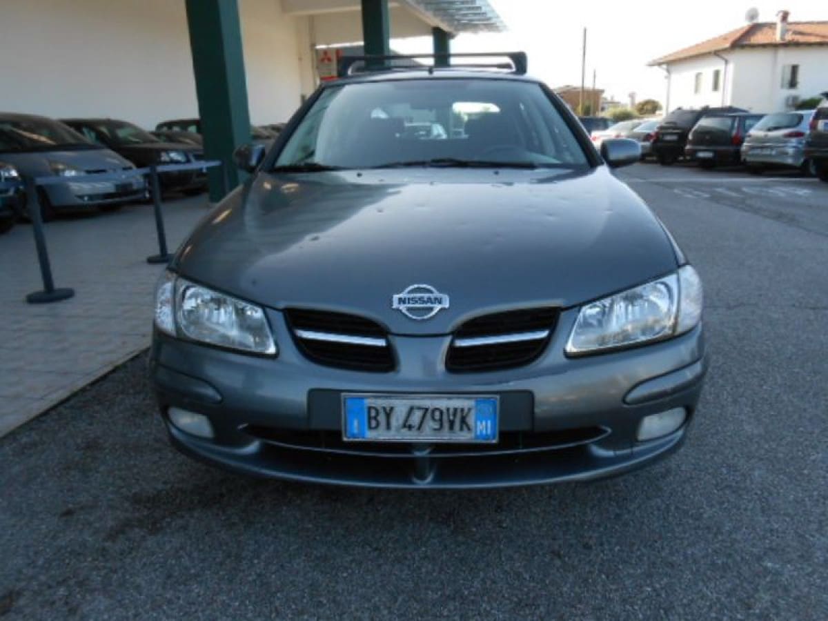 NISSAN Almera 2ª s./Tino 8