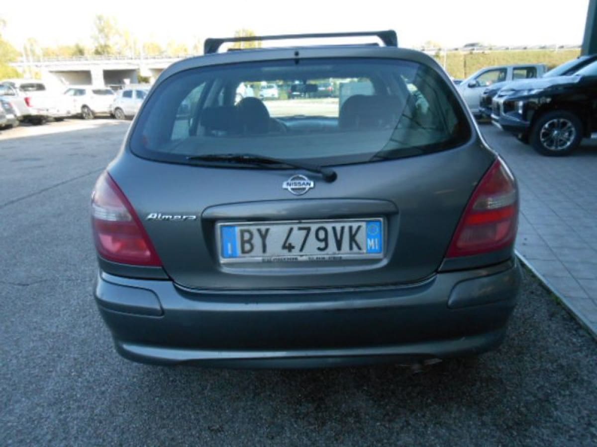 NISSAN Almera 2ª s./Tino 9