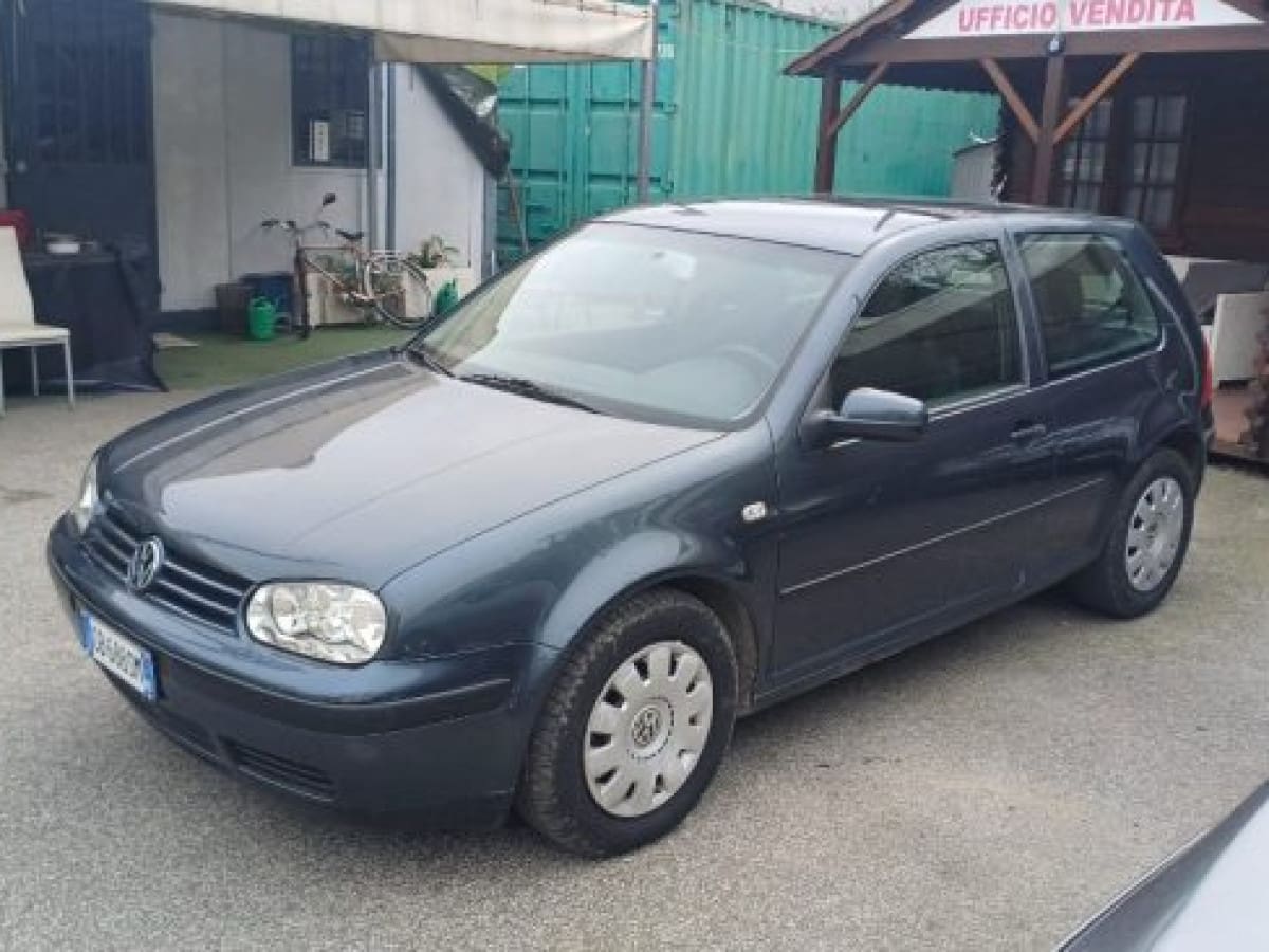 VOLKSWAGEN Golf 4ª serie 8