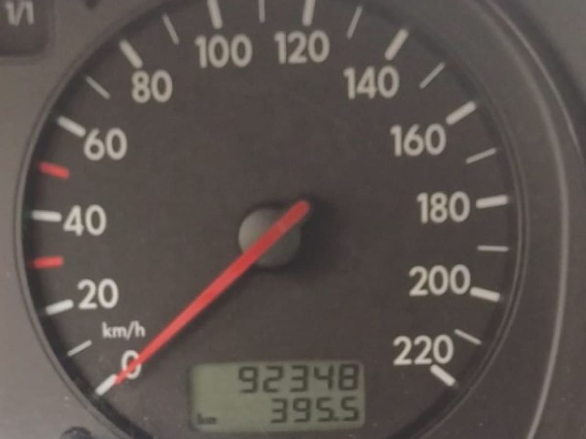 VOLKSWAGEN Golf 4ª serie 15