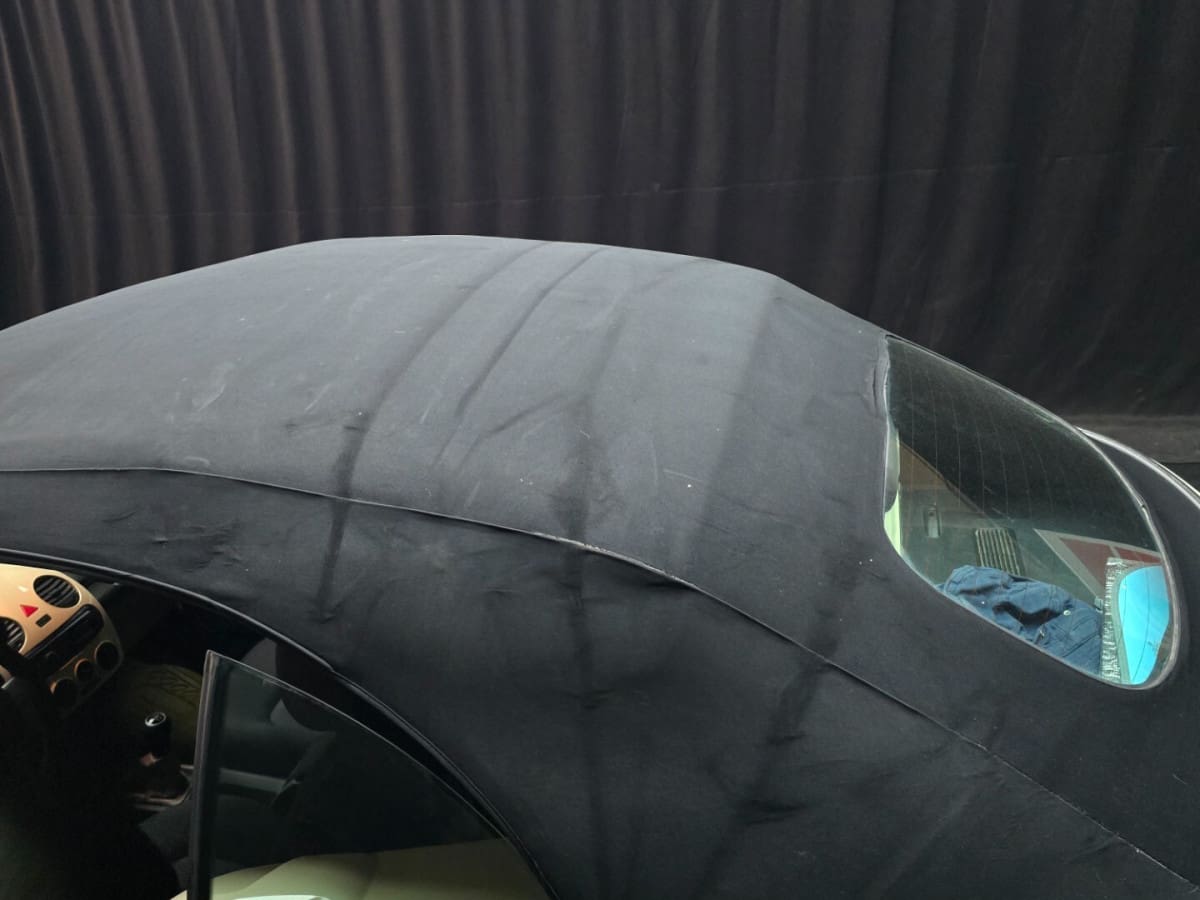 VOLKSWAGEN New Beetle 17