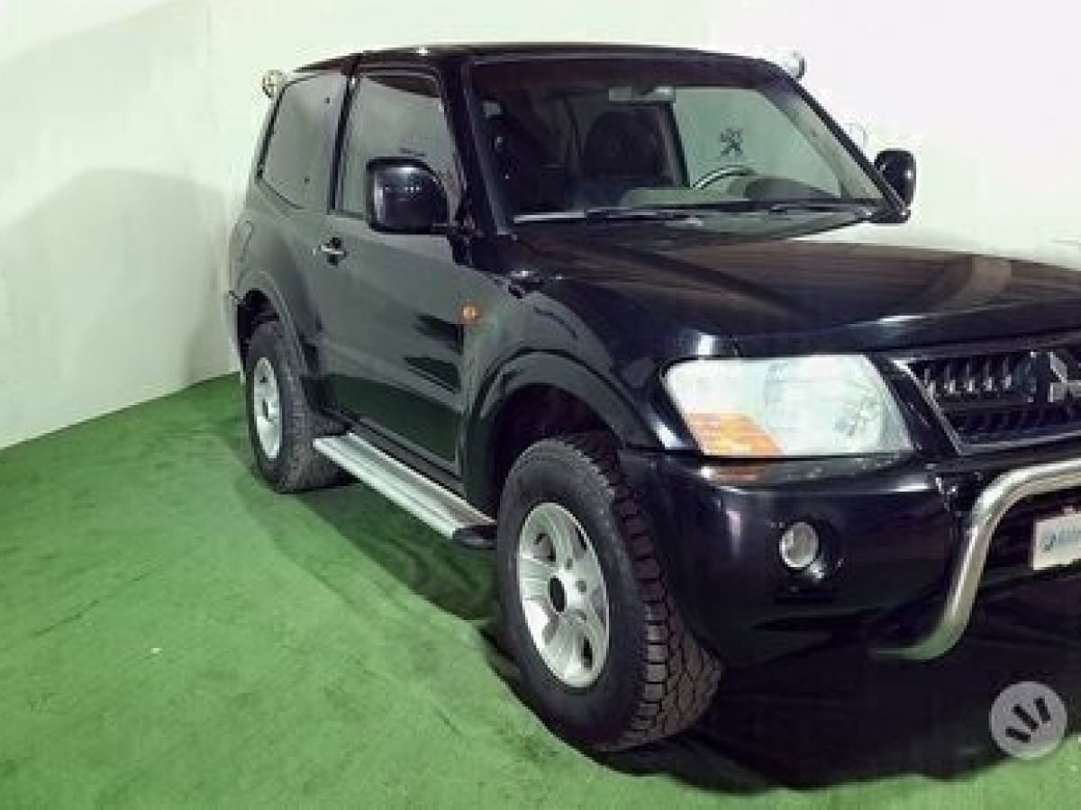 MITSUBISHI Pajero (2000-2007) 3