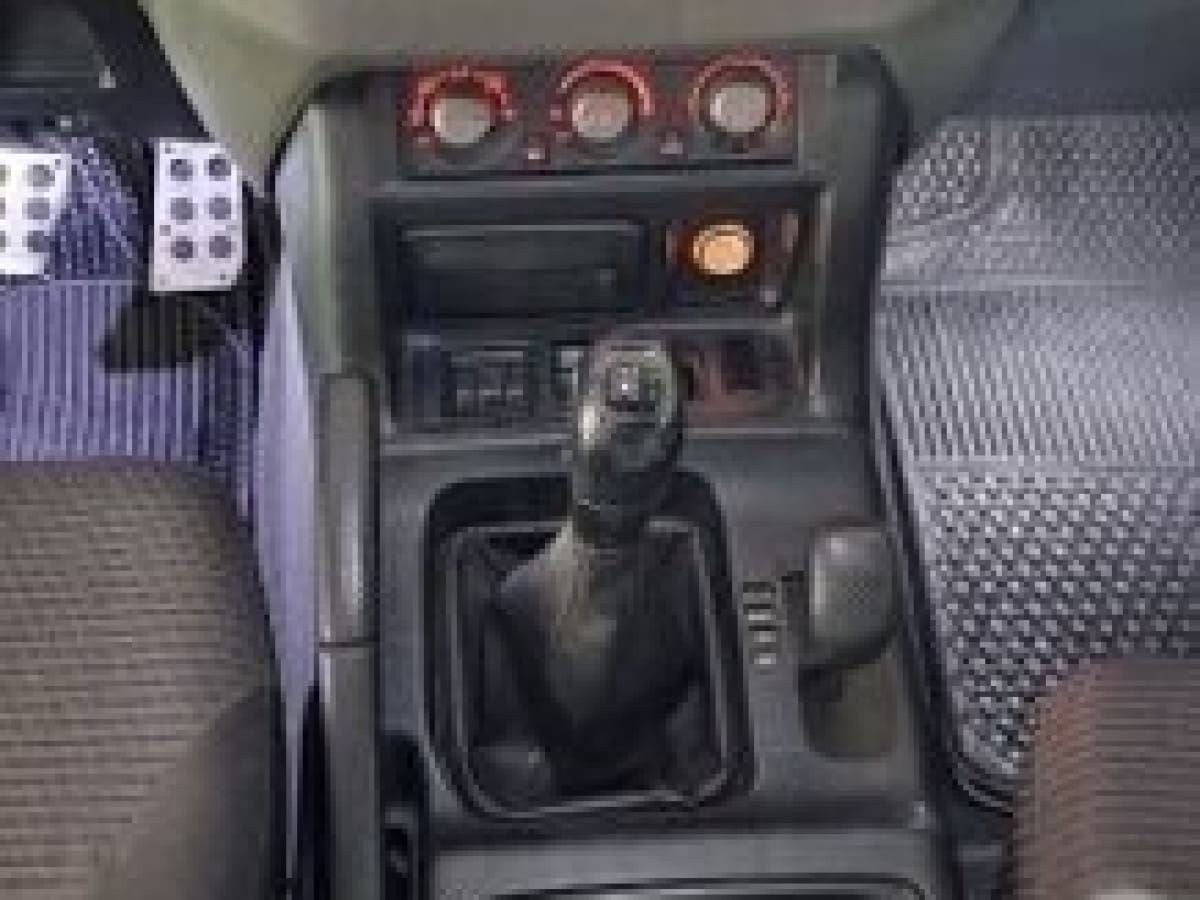 MITSUBISHI Pajero (2000-2007) 4